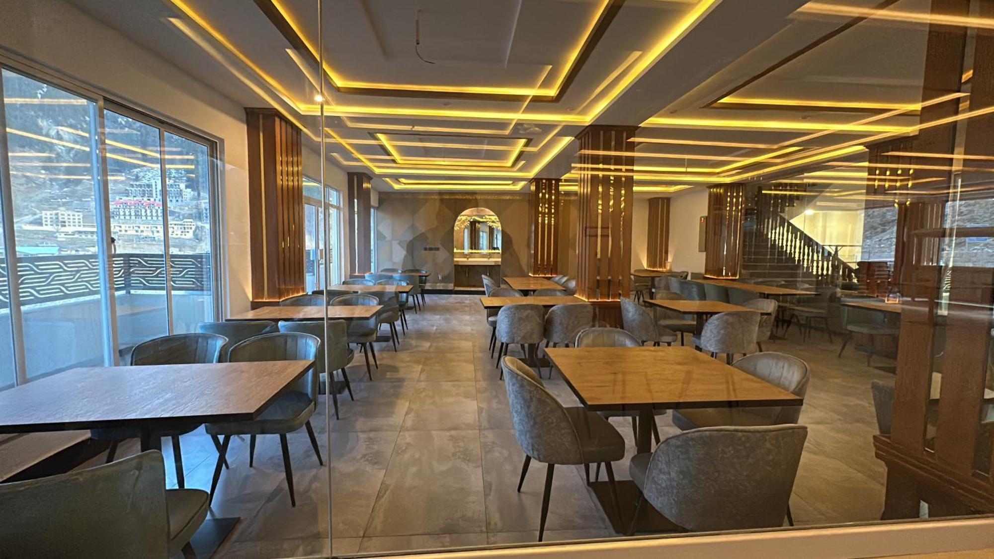 Gold Palace Hotel & Food Lounge Kalam Dış mekan fotoğraf