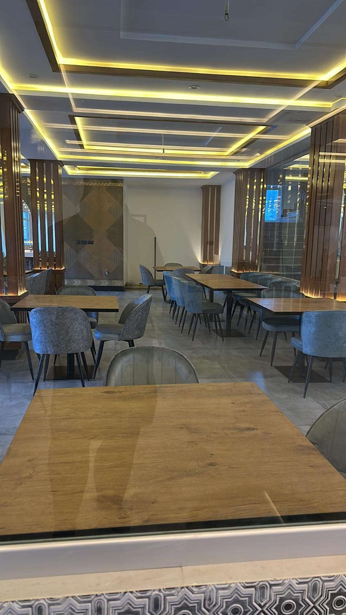 Gold Palace Hotel & Food Lounge Kalam Dış mekan fotoğraf